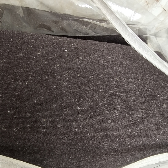 **Brook Brothers European Flannel King Sheet Set - Picture 5 of 6